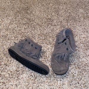 Grey Fringe Short Minnetonka’s